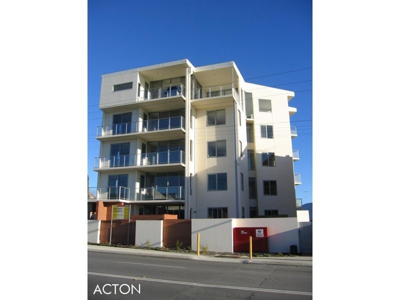 7/3 Rockingham, South Fremantle WA 6162