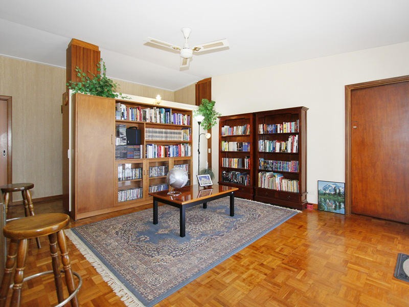 22 Perkins Road, Melville WA 6156