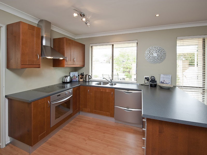 8/287 Preston Point Road, Bicton WA 6157