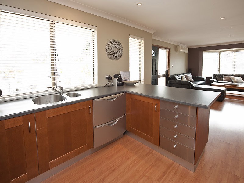 8/287 Preston Point Road, Bicton WA 6157