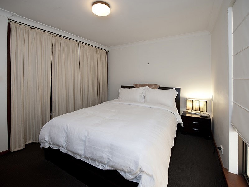 8/287 Preston Point Road, Bicton WA 6157