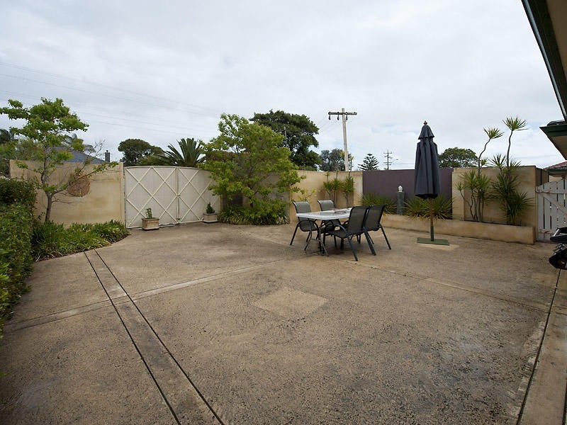 8/287 Preston Point Road, Bicton WA 6157