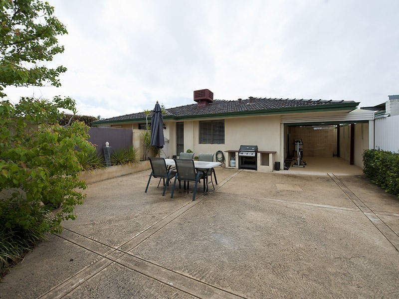 8/287 Preston Point Road, Bicton WA 6157