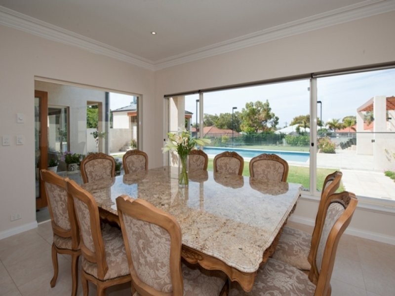 7 Davis Road, Attadale WA 6156