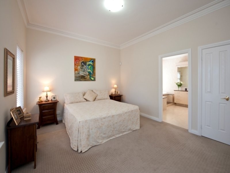 7 Davis Road, Attadale WA 6156