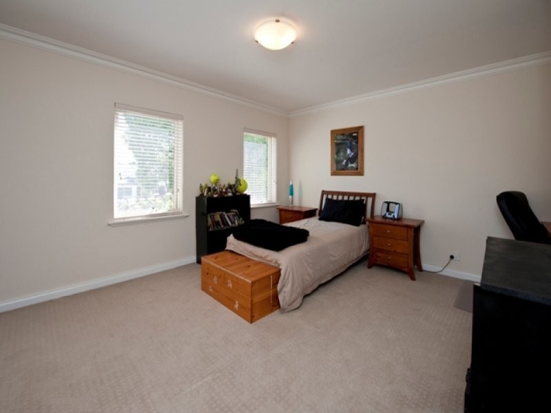 7 Davis Road, Attadale WA 6156