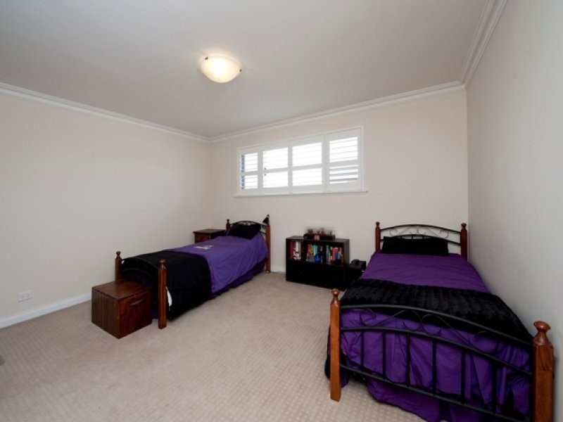 7 Davis Road, Attadale WA 6156