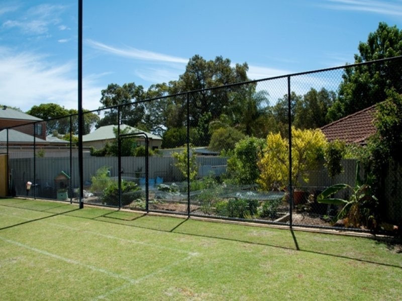 7 Davis Road, Attadale WA 6156