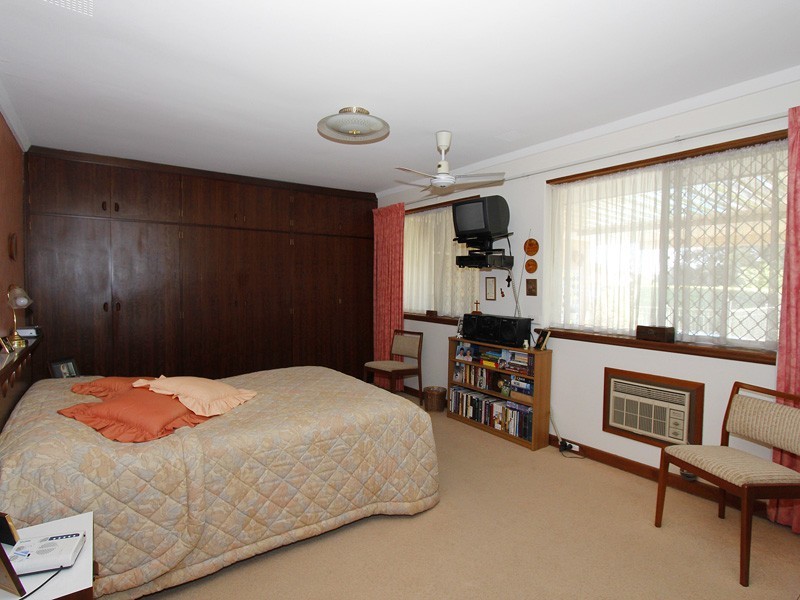 141 Kitchener Road, Alfred Cove WA 6154