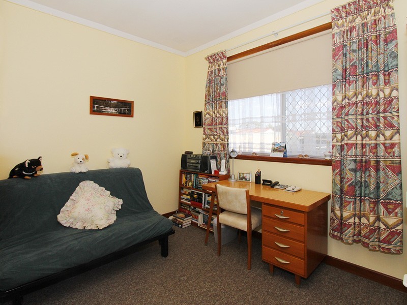 141 Kitchener Road, Alfred Cove WA 6154