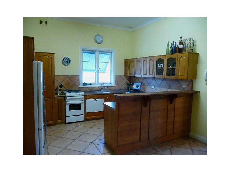 2B Williams Road, Melville WA 6156