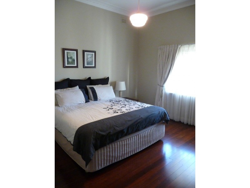 2B Williams Road, Melville WA 6156