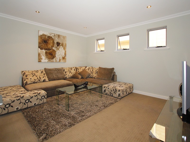 2/51 Wray Avenue, Fremantle WA 6160