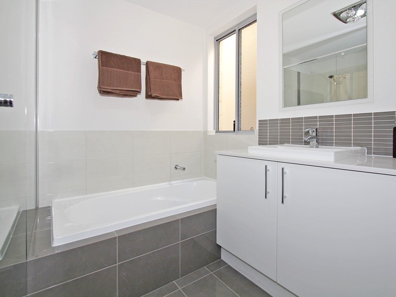 2/51 Wray Avenue, Fremantle WA 6160