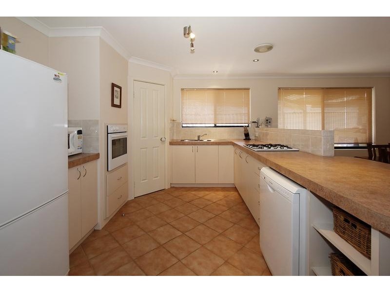 28 McLean Street, Melville WA 6156