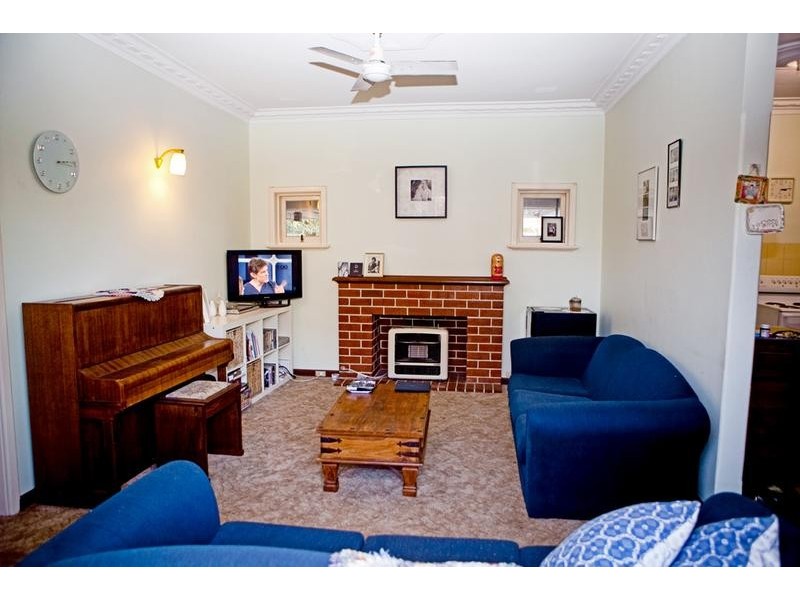 38 McLean Street, Melville WA 6156