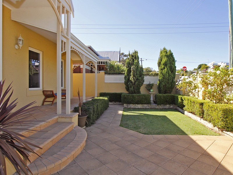 72A Jean Street, Beaconsfield WA 6162