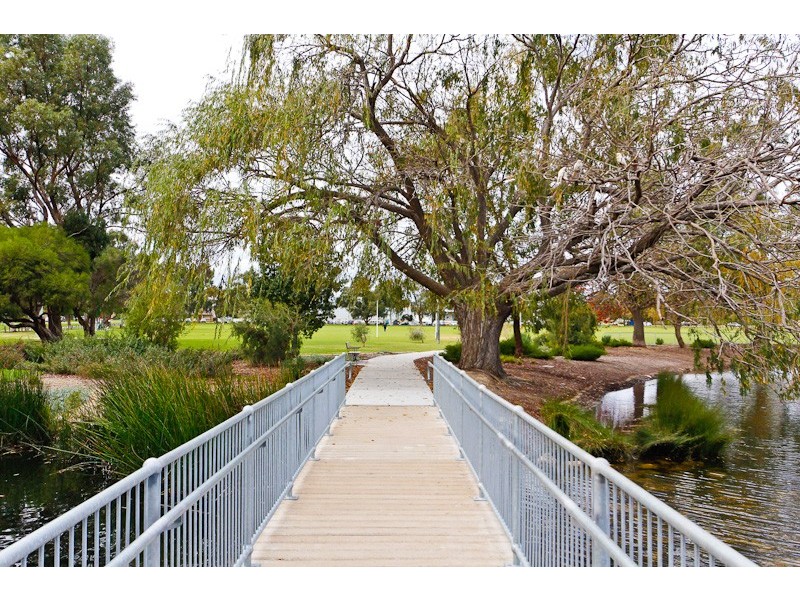 14 Mullings Way, Myaree WA 6154