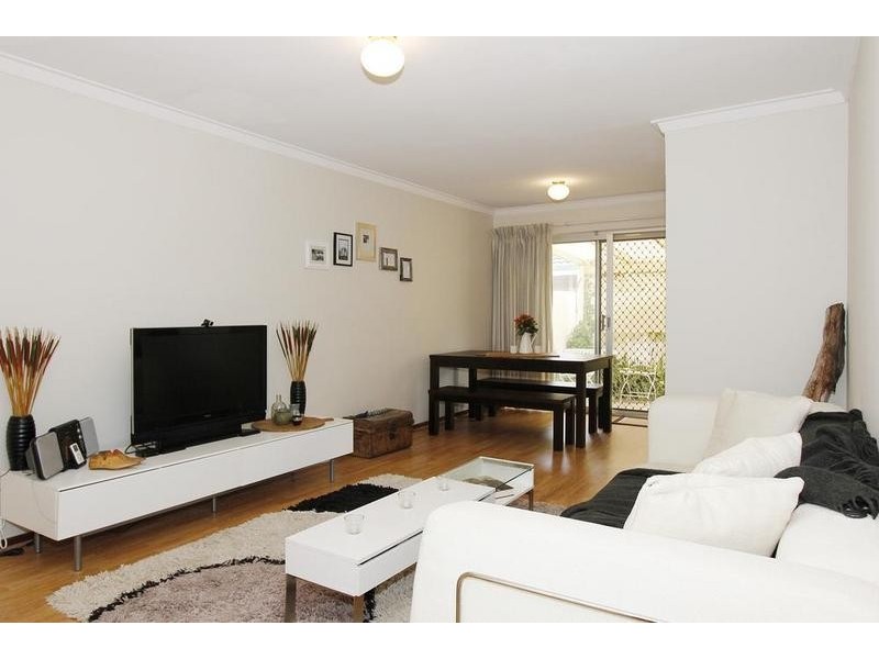 2/259 Preston Point Road, Bicton WA 6157