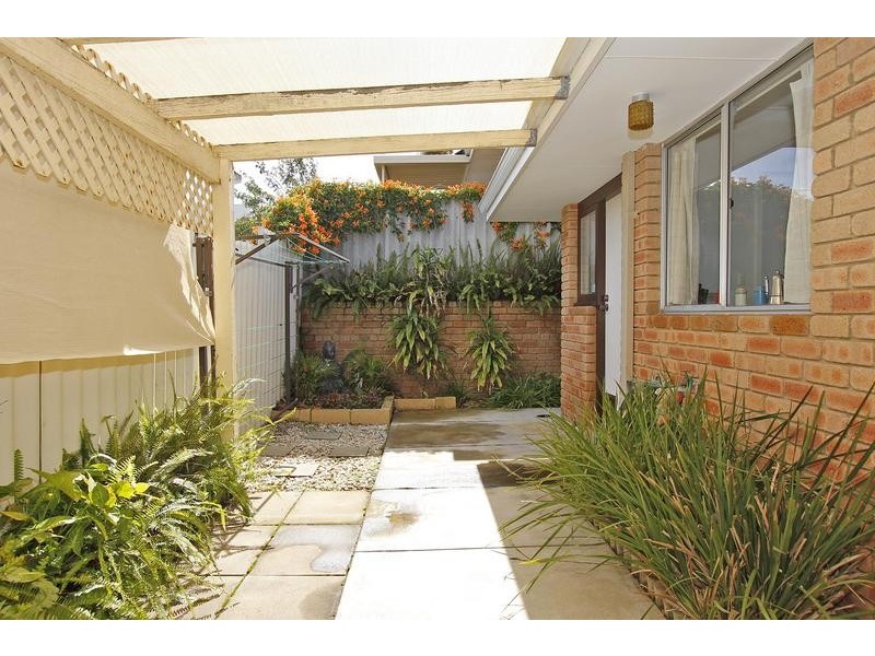 2/259 Preston Point Road, Bicton WA 6157