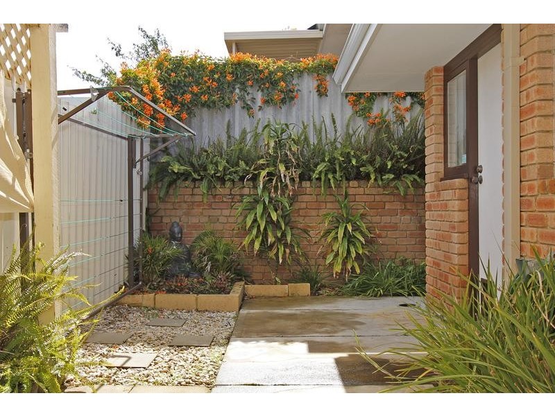 2/259 Preston Point Road, Bicton WA 6157