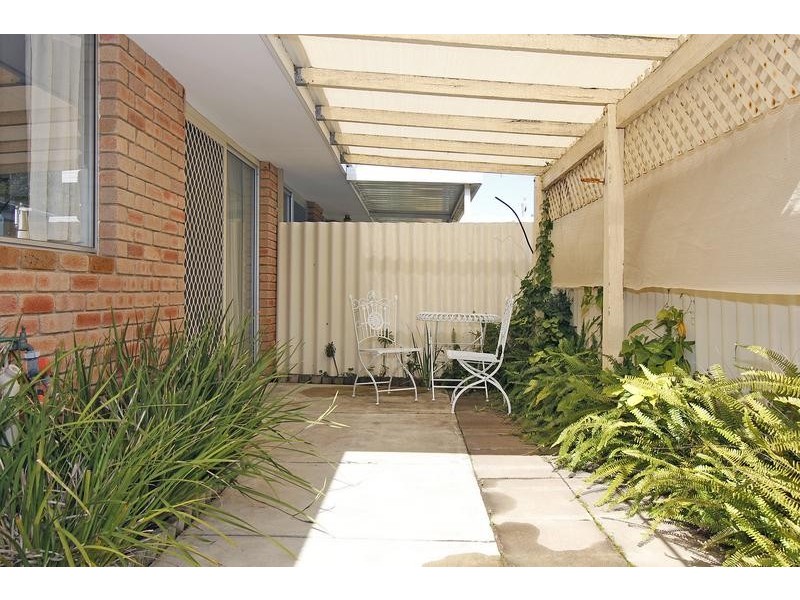2/259 Preston Point Road, Bicton WA 6157