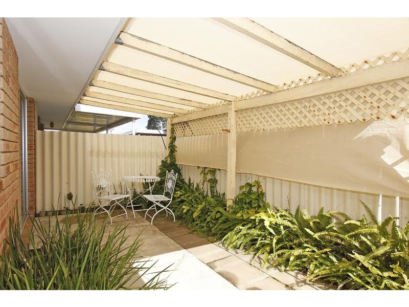 2/259 Preston Point Road, Bicton WA 6157
