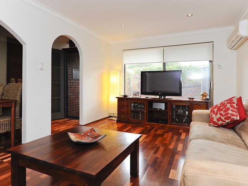 1/61 Waddell Road, Bicton WA 6157