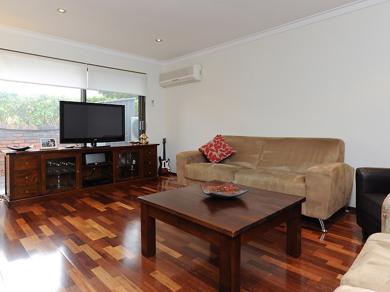 1/61 Waddell Road, Bicton WA 6157