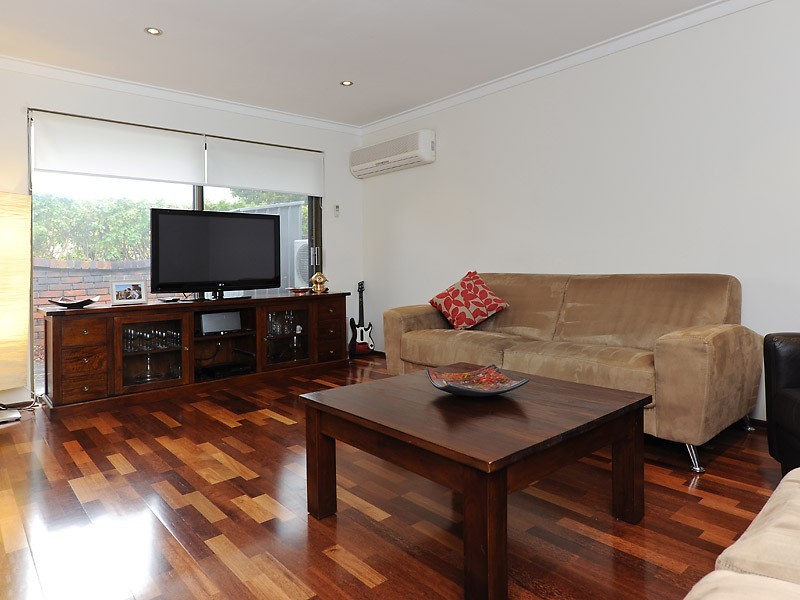 1/61 Waddell Road, Bicton WA 6157