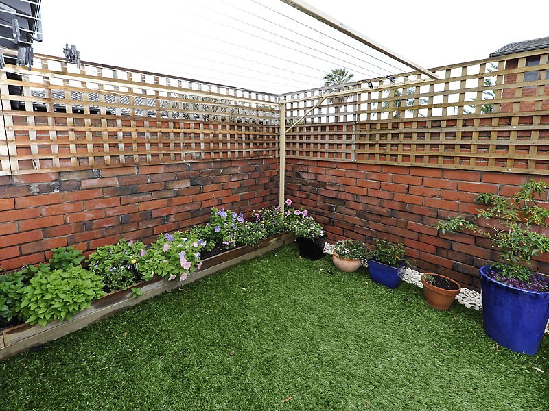 1/61 Waddell Road, Bicton WA 6157