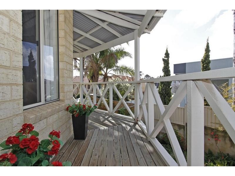 95A Point Walter Road, Bicton WA 6157