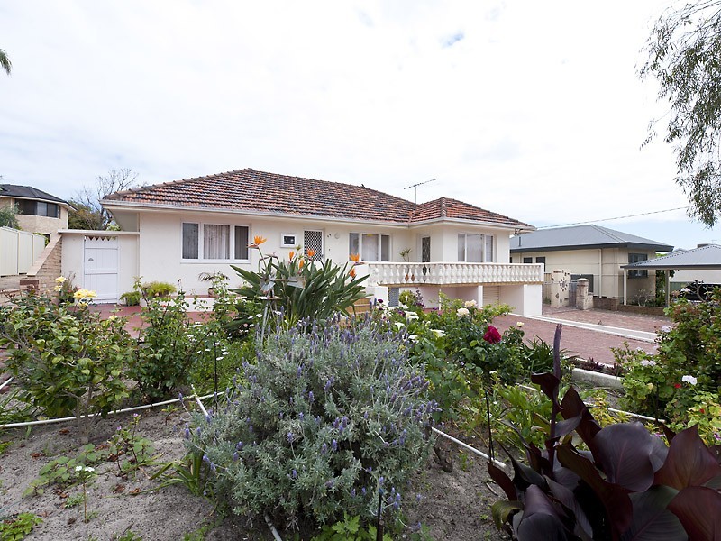 99 Rome Road, Melville WA 6156