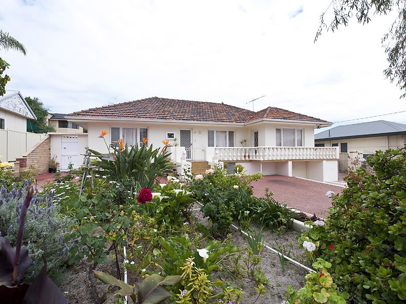 99 Rome Road, Melville WA 6156