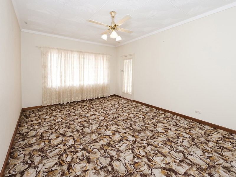 99 Rome Road, Melville WA 6156