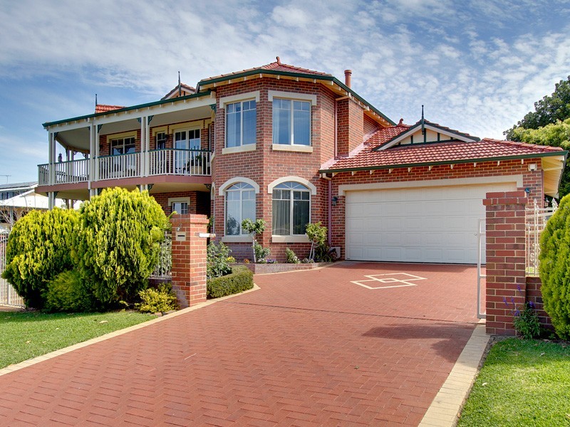 5 Linton Road, Attadale WA 6156