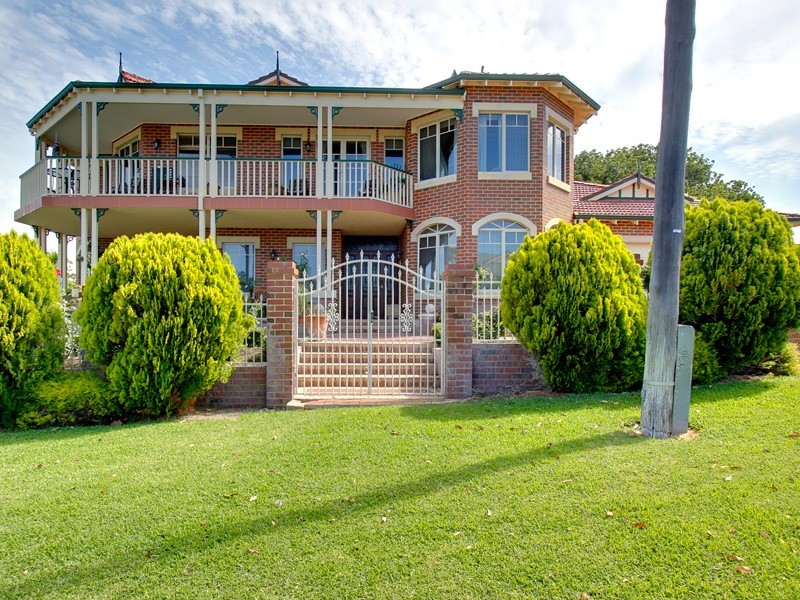 5 Linton Road, Attadale WA 6156