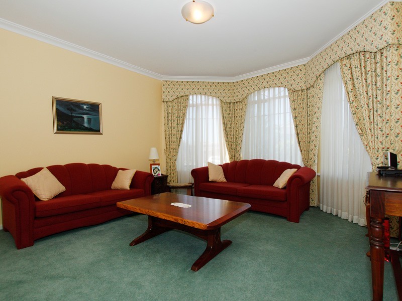 5 Linton Road, Attadale WA 6156