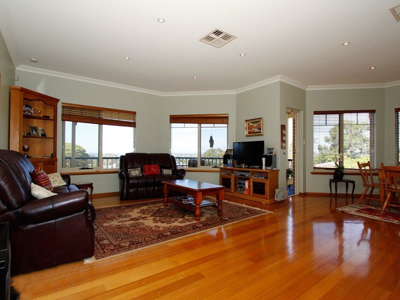 5 Linton Road, Attadale WA 6156