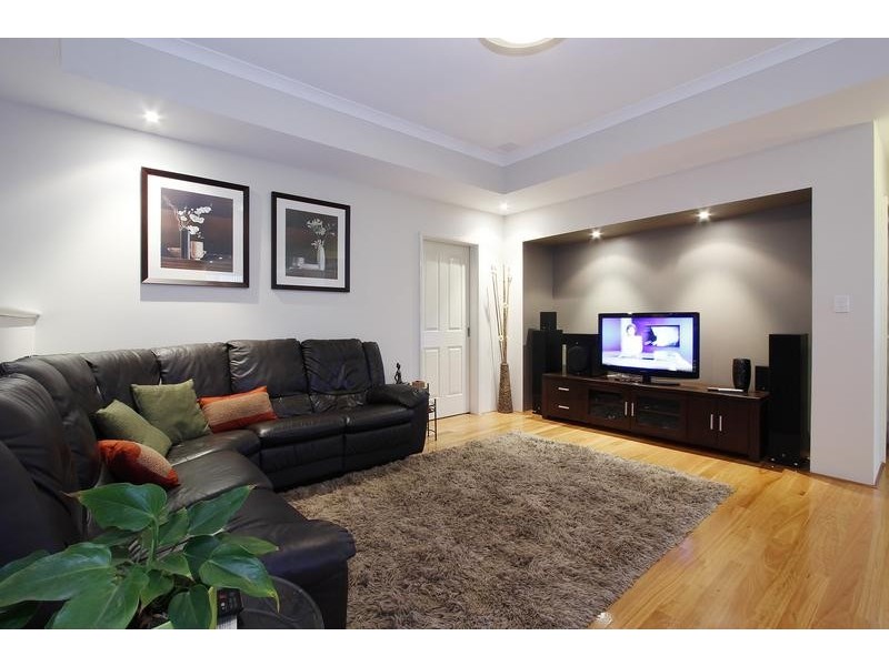 21 Olding Street, Melville WA 6156