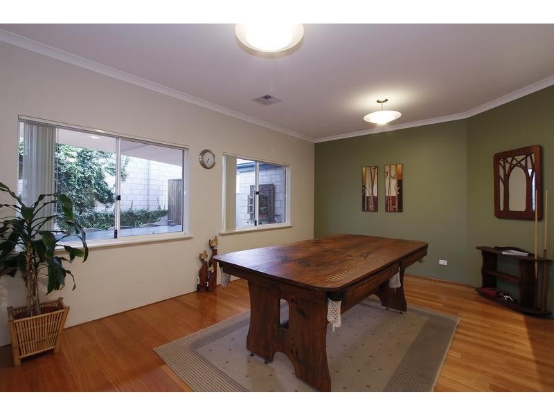 21 Olding Street, Melville WA 6156