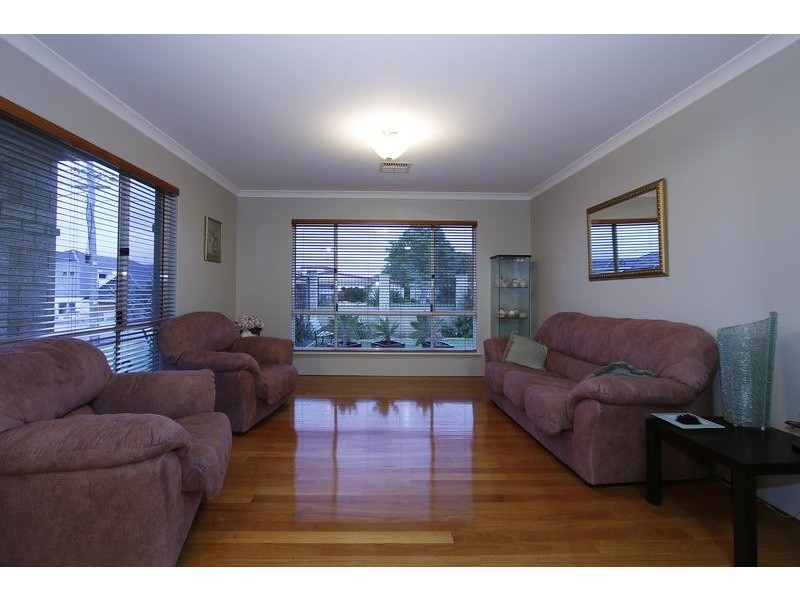21 Olding Street, Melville WA 6156