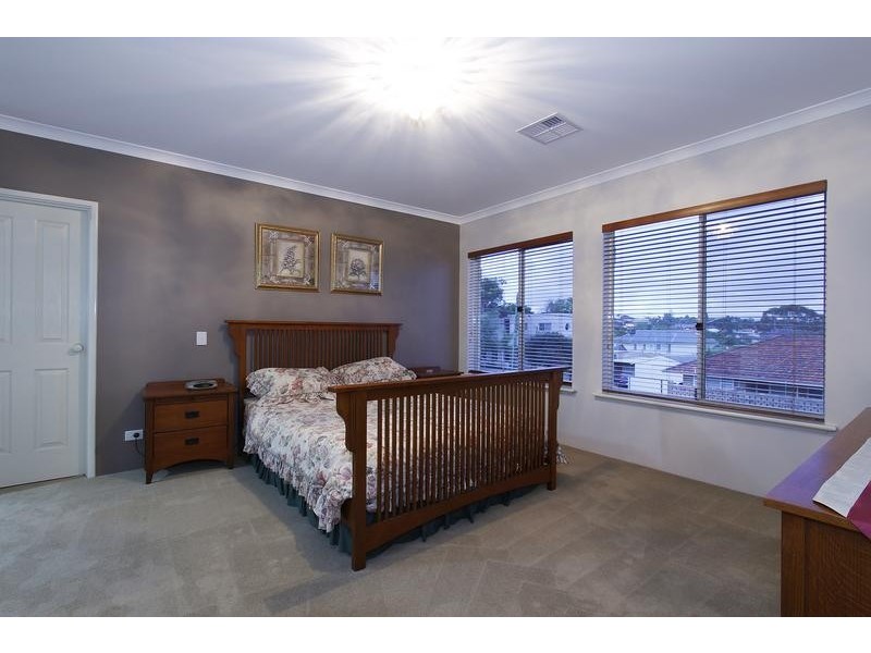 21 Olding Street, Melville WA 6156