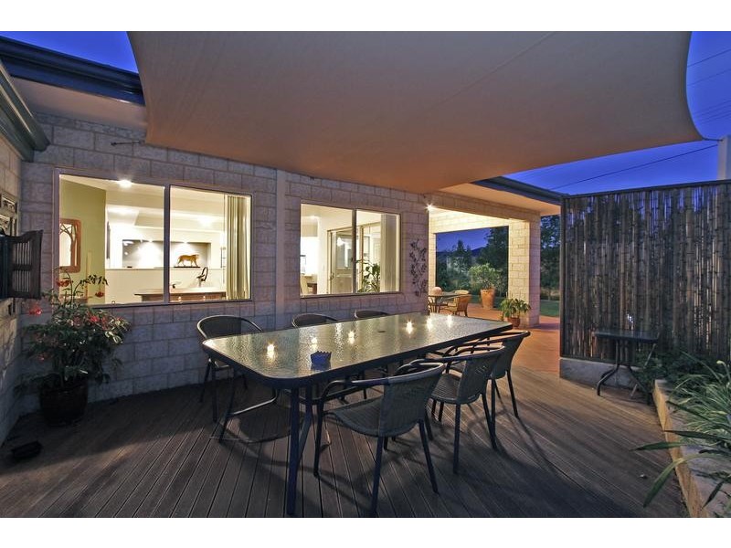 21 Olding Street, Melville WA 6156