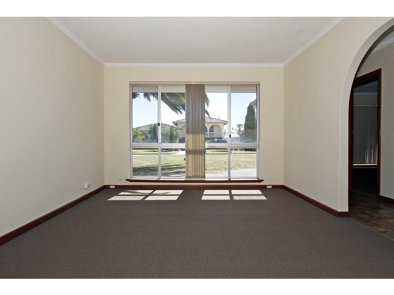 6 Amberley Way, Hamilton Hill WA 6163