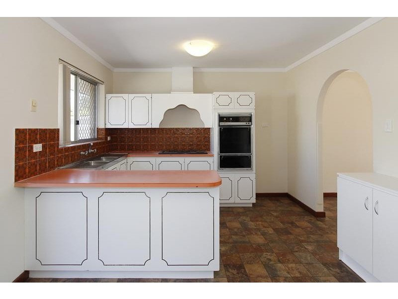 6 Amberley Way, Hamilton Hill WA 6163