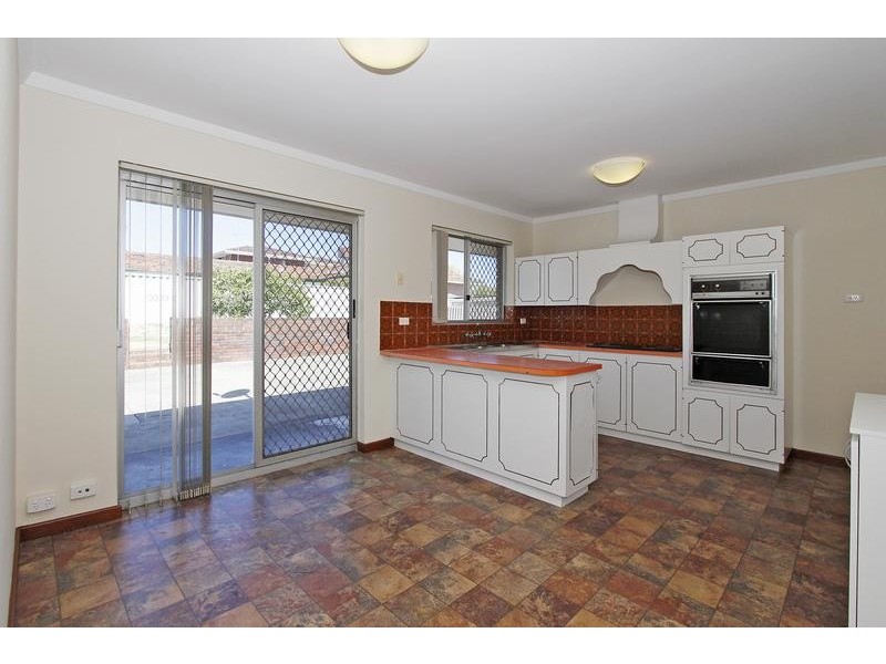 6 Amberley Way, Hamilton Hill WA 6163