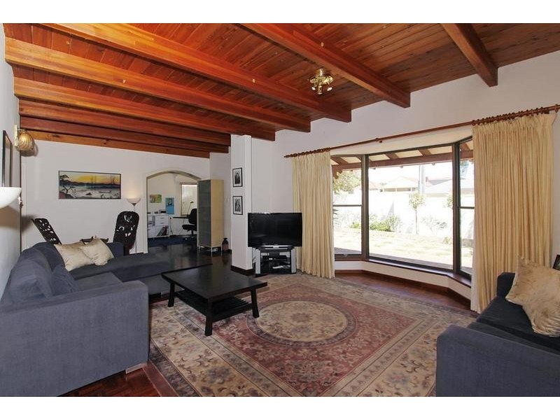 9 Crewe Street, Bicton WA 6157