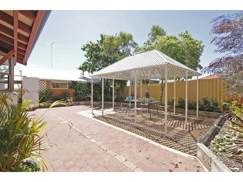 9 Crewe Street, Bicton WA 6157