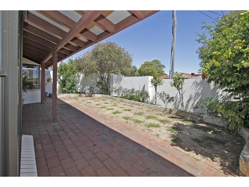 9 Crewe Street, Bicton WA 6157